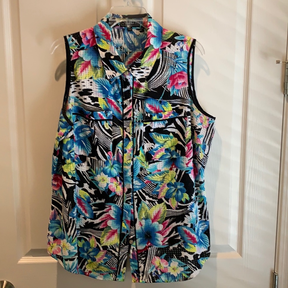 Sleeveless blouse